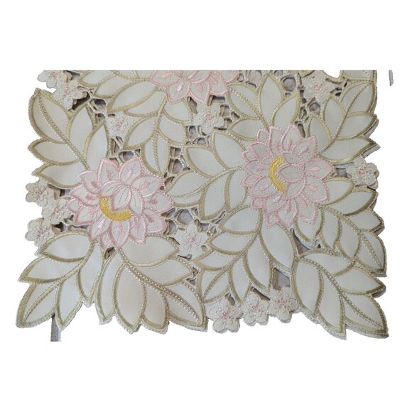 Bella Lux Cut Table Runner Embroidered Pink Floral Cream Tan 13 x 68-inch Gift - Picture 2 of 9